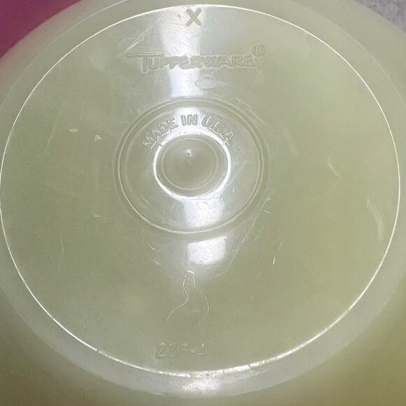 Vintage Tupperware Pastel "Wonderlier" Nesting Bowl Set 3pc w/ Lids #233-235 - Picture 6 of 10